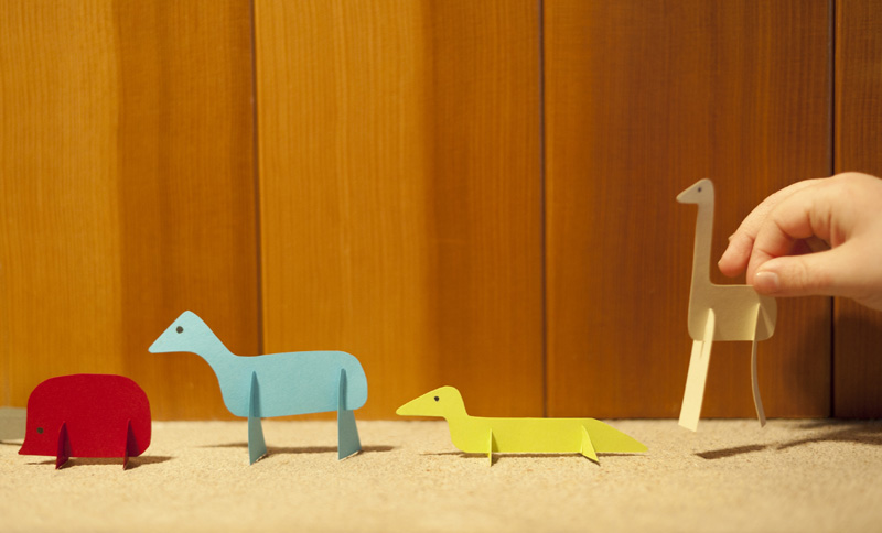 https://madebyjoel.com/wp-content/uploads/2012/11/Made-by-Joel-Paper-Slotted-Animal-Toys-1.jpg